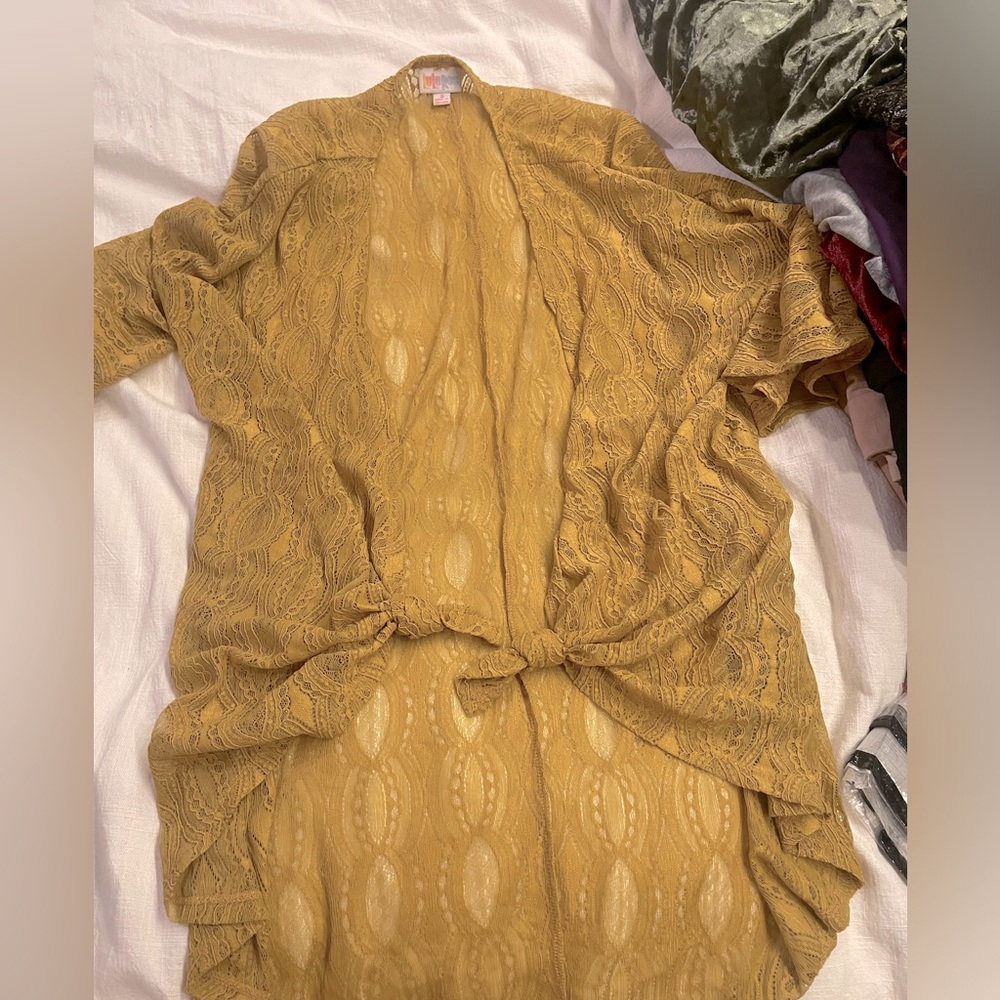 NWOT. Lularoe. Lace Shirley